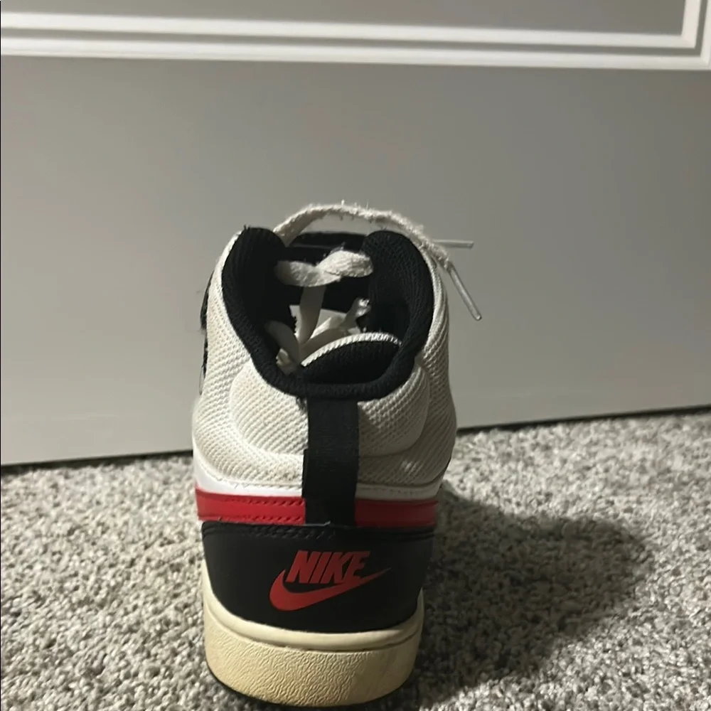 Nike High-Tops - Picture 3 of 5